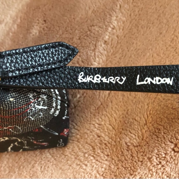 Authentic Burberry logo sketchbook doodle print graffiti large wristlet … - Picture 5 of 9